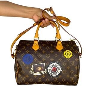 LIMITED EDITION LOUIS VUITTON BANDOULIÈRE SPEEDY 30 – WORLD TOUR